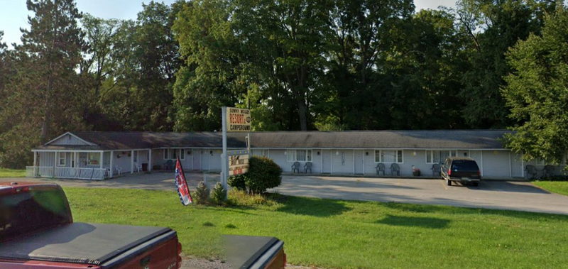 Sunny Woods Resort (Lance's Sunny Woods Motel)